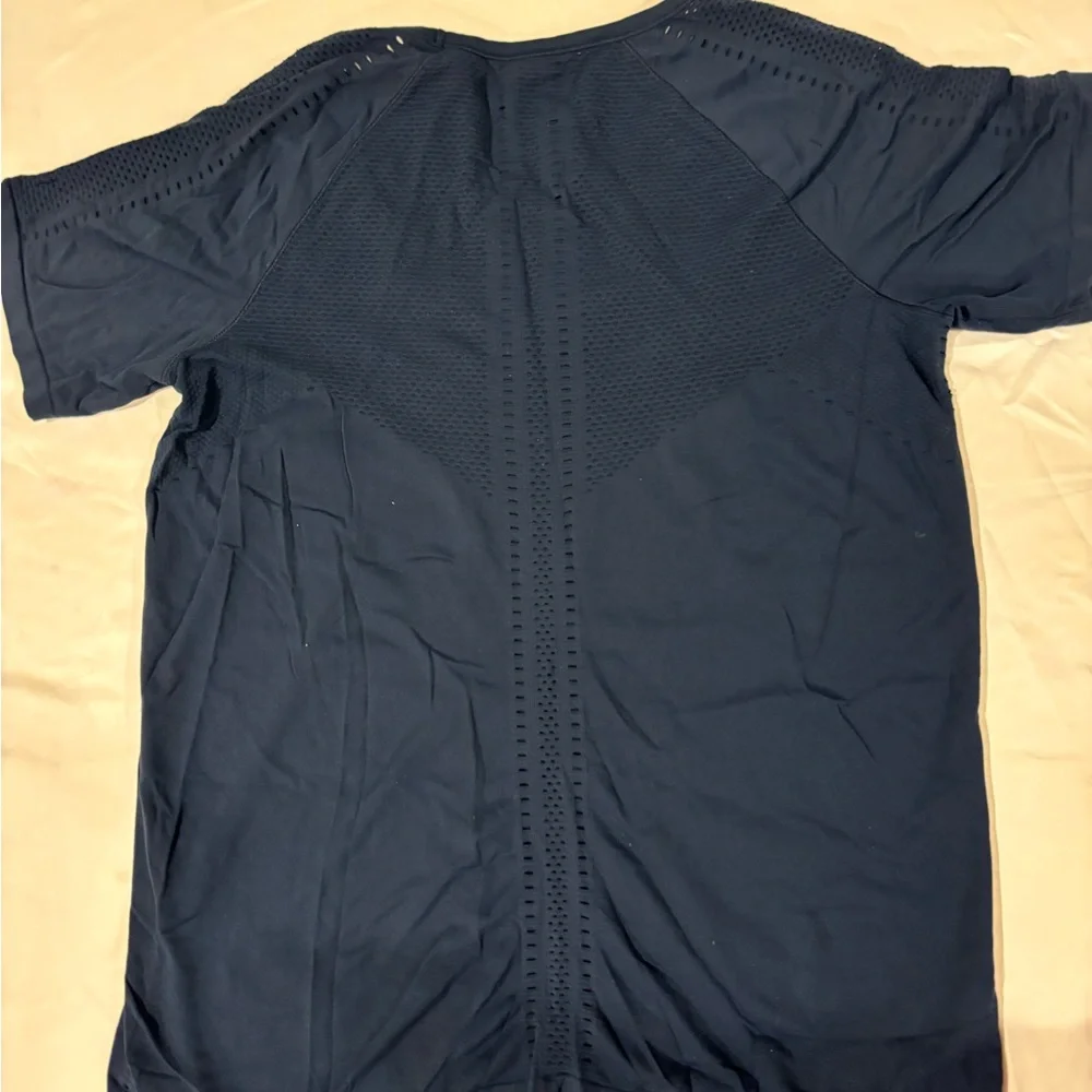 Athleta In Motion Workout Shirt - Picture 3 of 3
